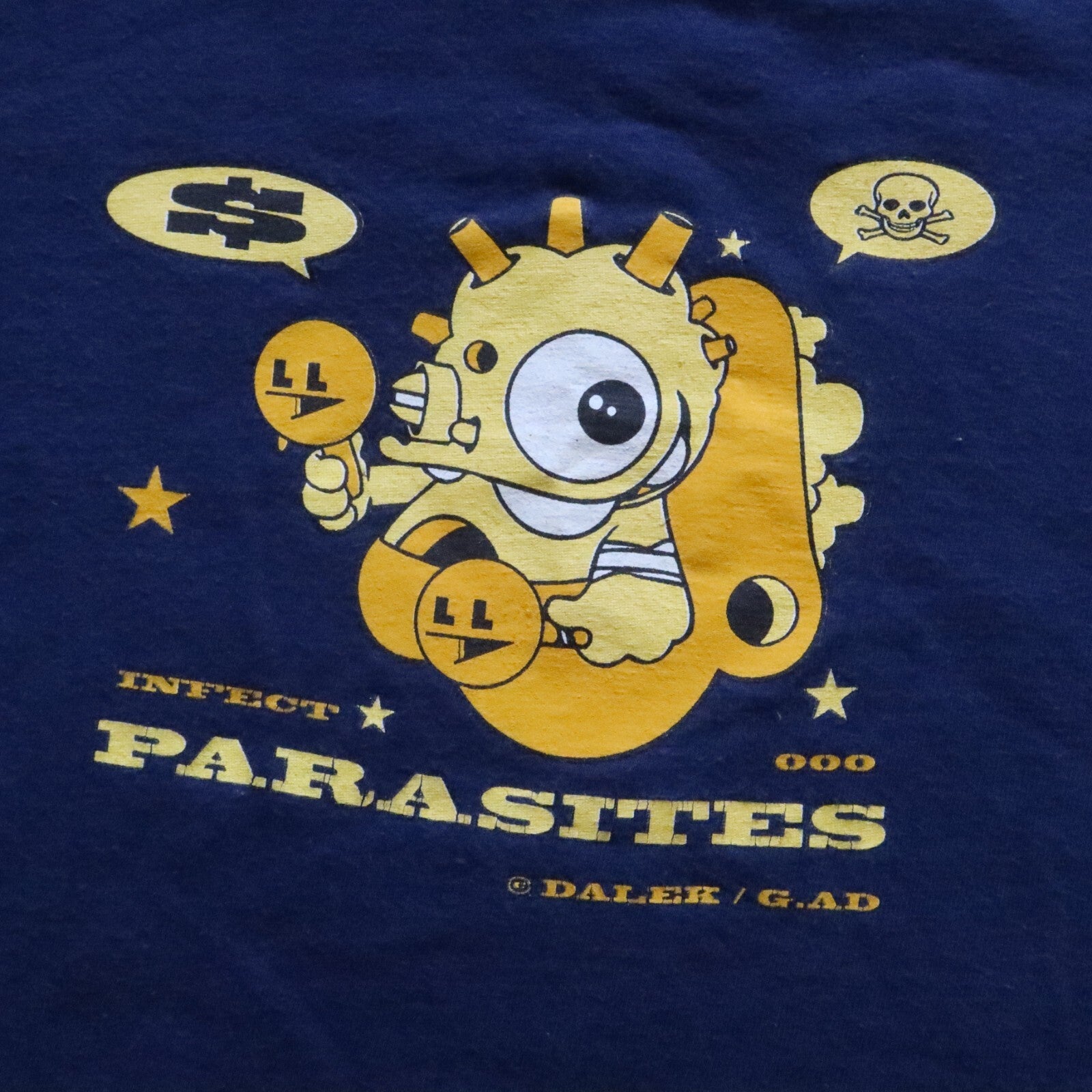 Vintage Y2K Dalek Parasites Art Tshirt